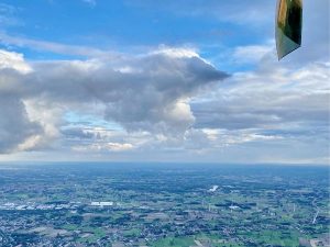 Ballonvaart met de Chouffe warme luchtballon vanuit Wachtebeke tot in Zele.